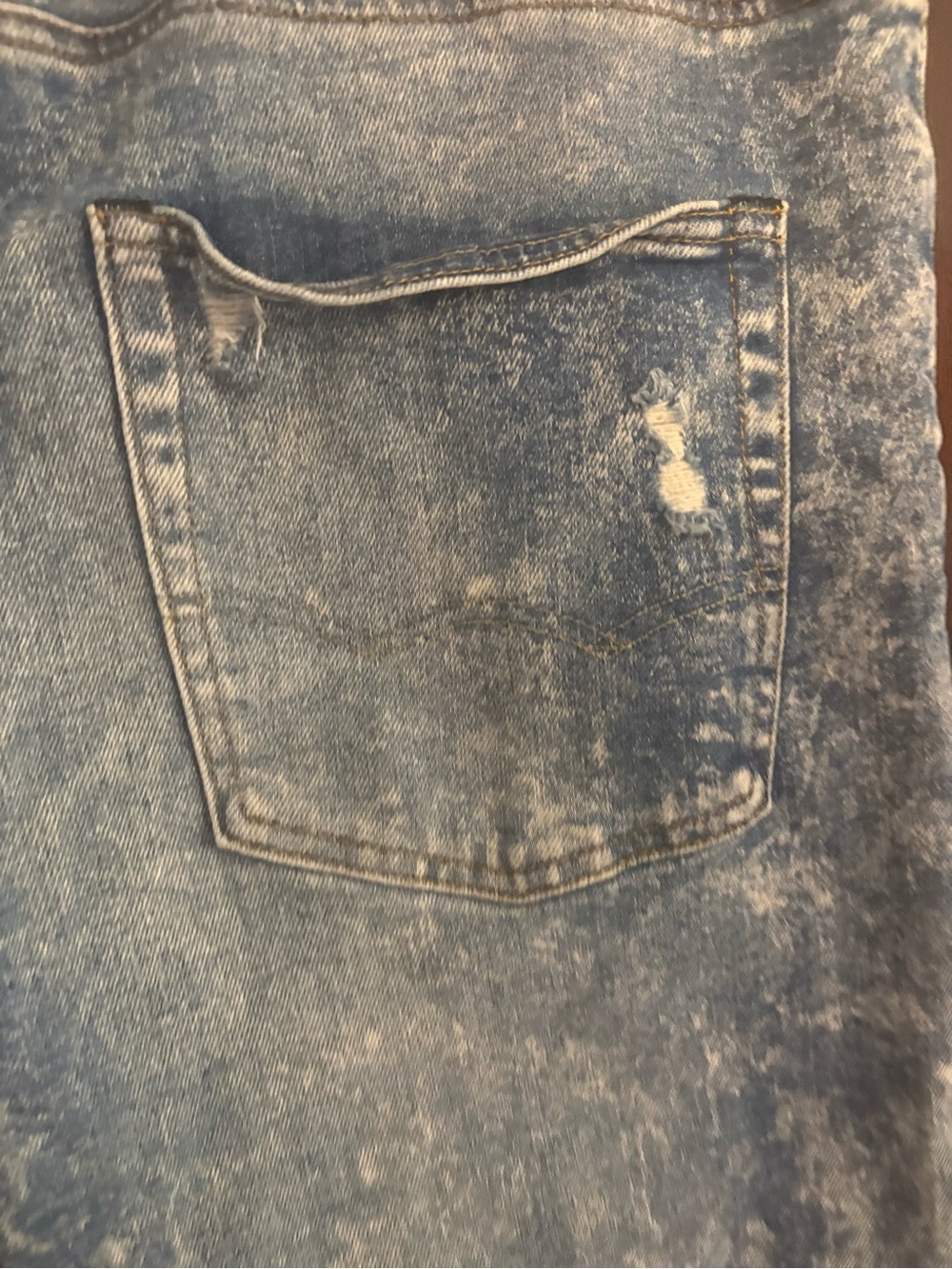 Bundle 3 for $15.American Eagle Outfitters Distressed Acid-Wash Blue Denim Short - Picture 9 of 11
